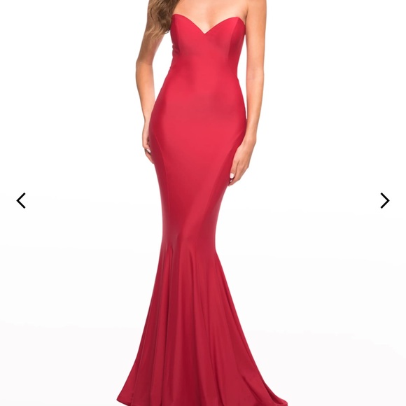 Stunning La Femme Strapless Bustier Mermaid Gown - Picture 10 of 14